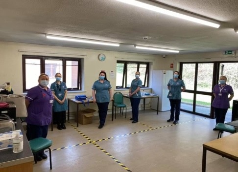 HART nurses with Nurse Associates vaccinating at Leopold Court