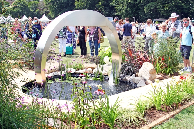 Petrus garden at Tatton Park: Full Circle