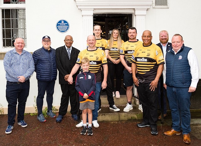 Players from through the years also attended the unveiling including one of the original Fijian pioneers Michael Ratu Snr who signed for Hornets in 1965, and his son Emon, who played for the club in the 1990s