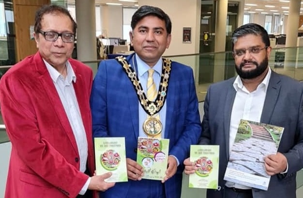 Shahid Mohammed (right) has written two books on dementia for the BAME communities (pictured with Mayor Aasim Rashid, centre, and Dr Abdul Shakoor, left)