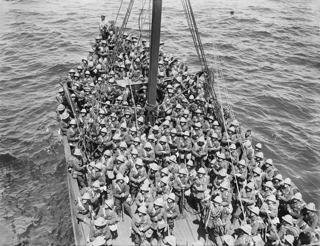 Lancashire Fusiliers landing at Gallipoli 1915