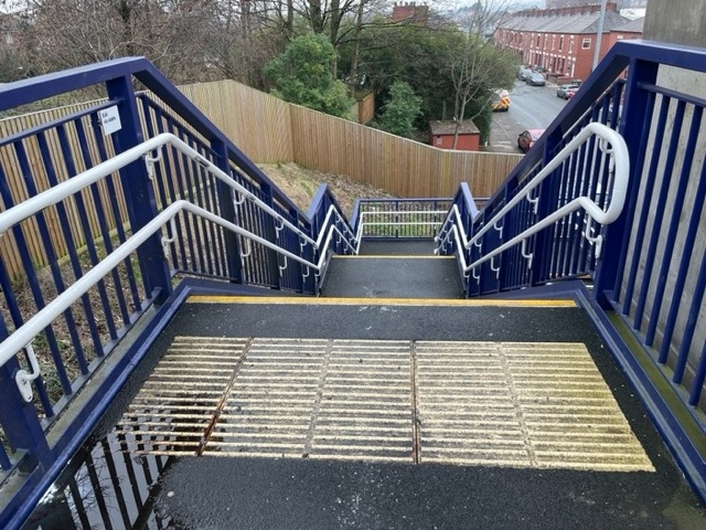 Steps at Mills Hill railway station