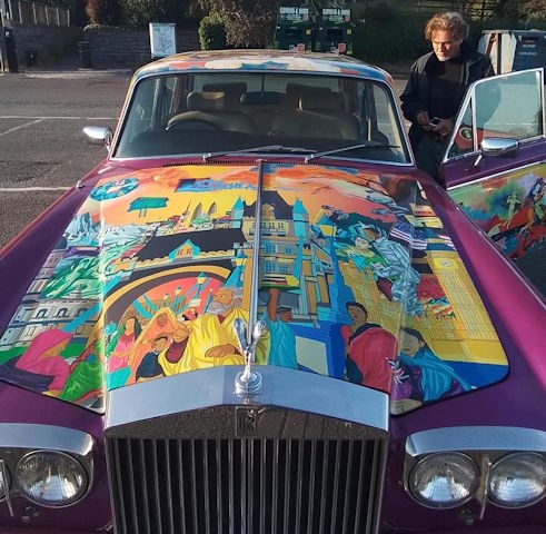Stuart Hampton and Johnny Zerox have teamed up to spread the ​​​​​​​flower-power era message of peace and love in a psychedelic Rolls Royce