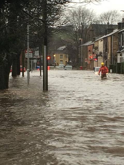 Flooding on Todmorden Road, Boxing Day 2015